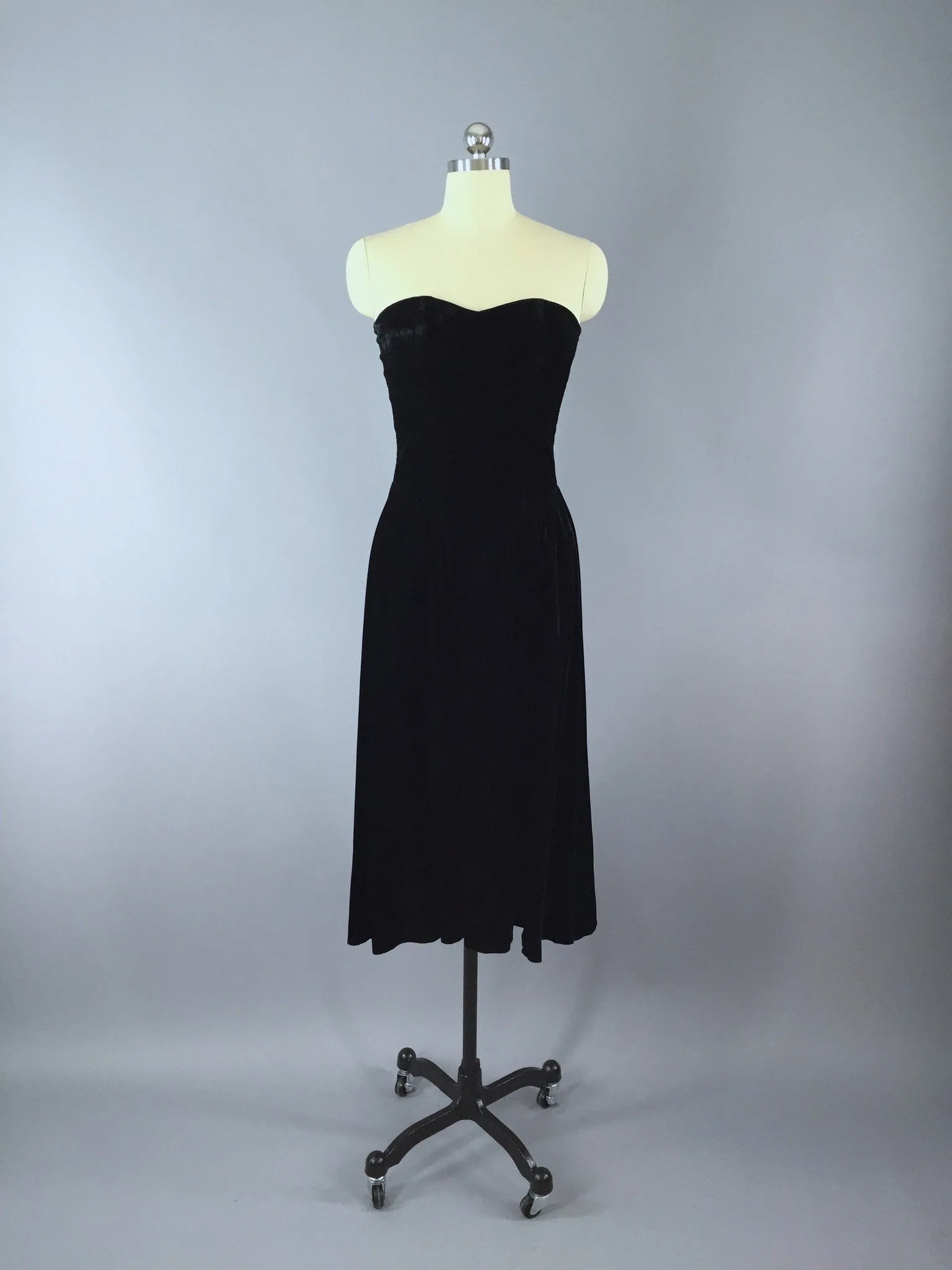 Vintage 80s Dress / Strapless Black Velvet
